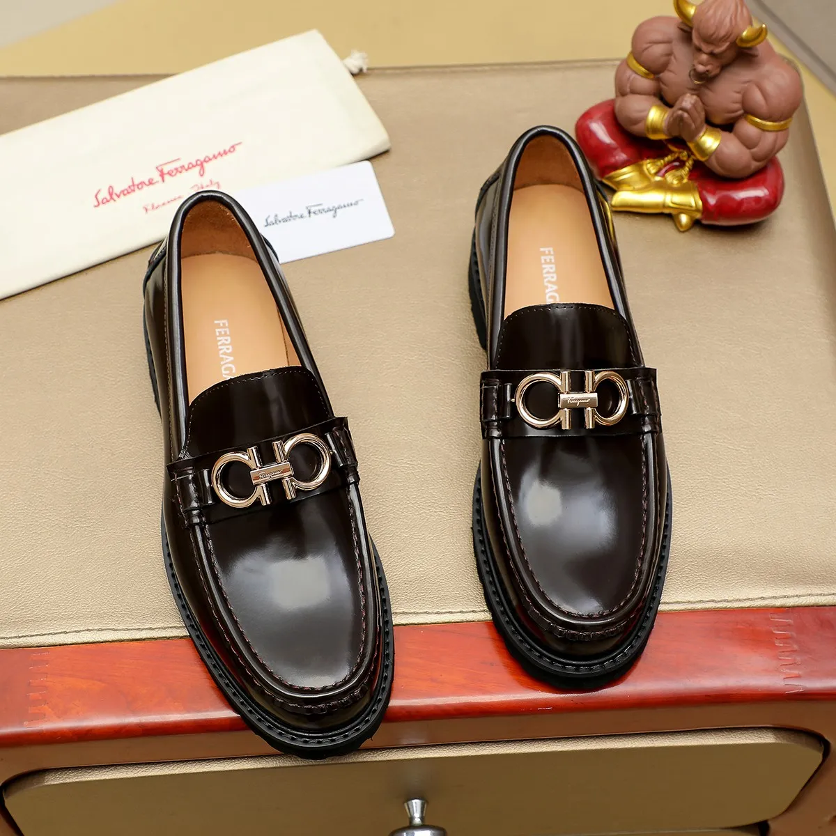 Men's shoes 💰440 Ferragamo [Ferragamo] top imported suit men's shoes 💯Original copy of the official website, product materials: selected imported embossed calfskin + luxury hardware buckle accessories ~ imported water-dyed cow 🐂 leather lining. Strong three-dimensional visual effect, original combination outsole, multiple colors available😘 Size: 39-44 (38.45.46. Customized)